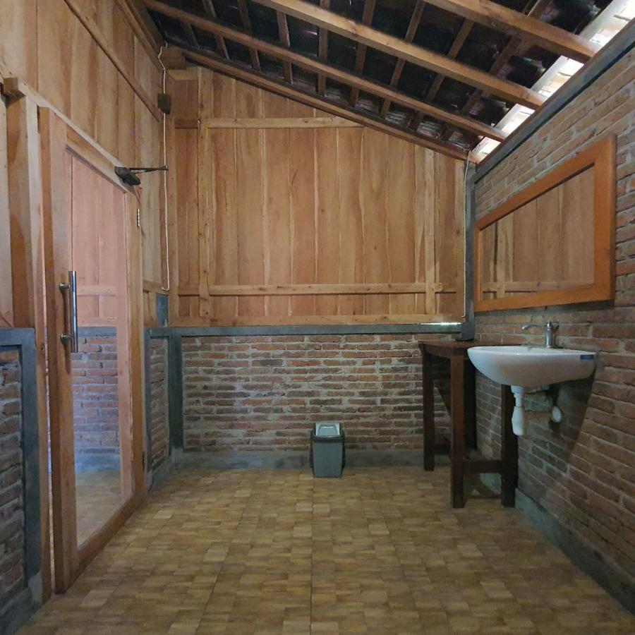 Pinarak Homestay Бануванги Екстериор снимка